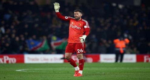 بالفيديو.. "أوباميانج سريع للغاية".. حارس واتفورد يعتذر عن هفوة آرسنال